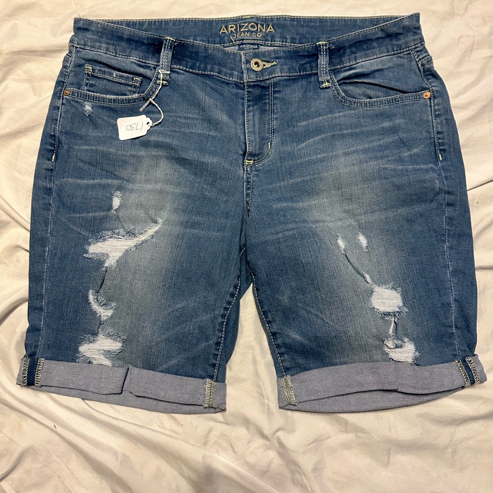 GUC Arizona jeans. Size 13.